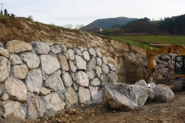 Retaining wall